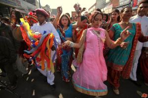 india-eunuchs-2010-12-5-5-30-52